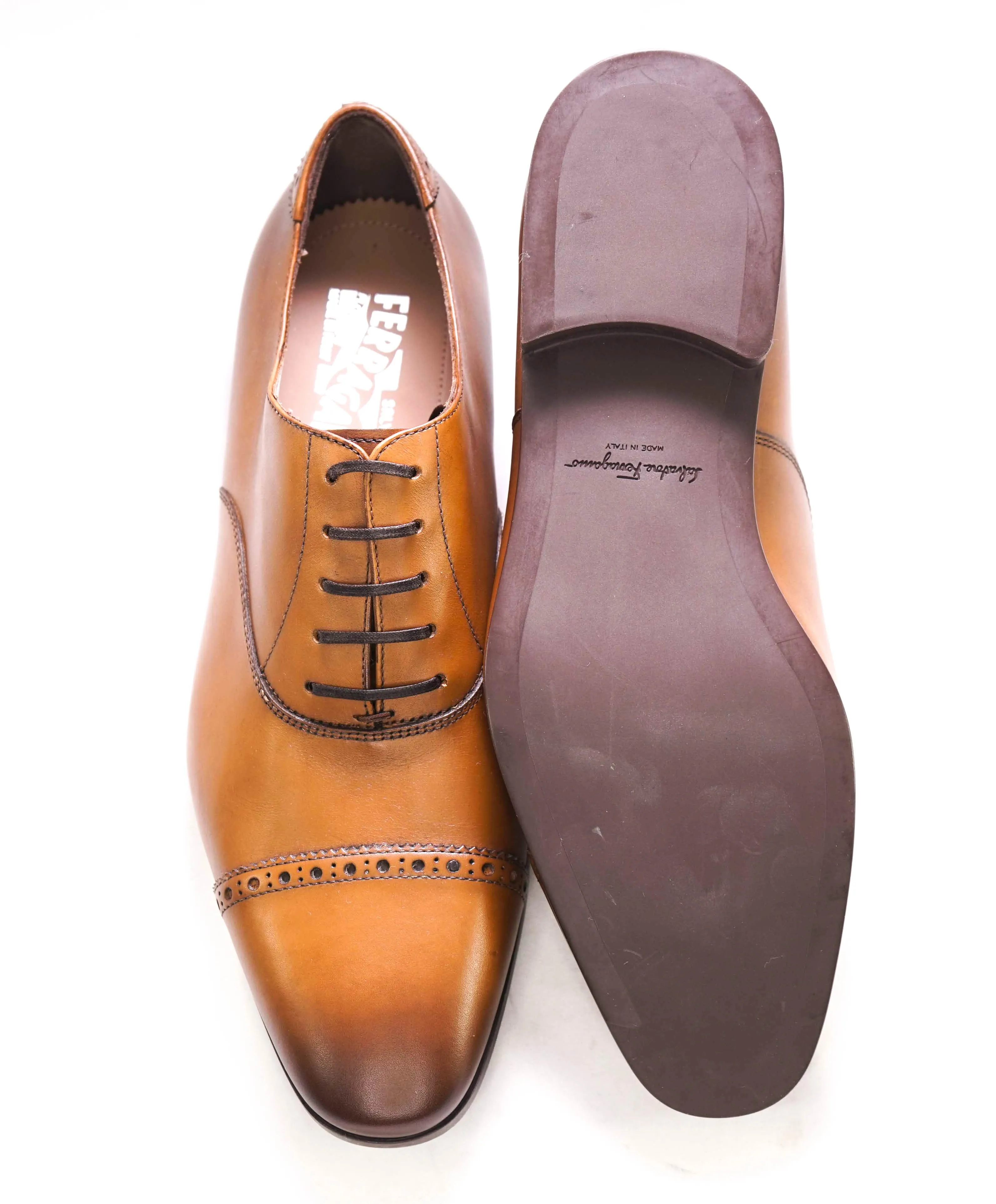 $750 SALVATORE FERRAGAMO - "BOSTON" Apron-Toe Oxford - 8.5 EE US