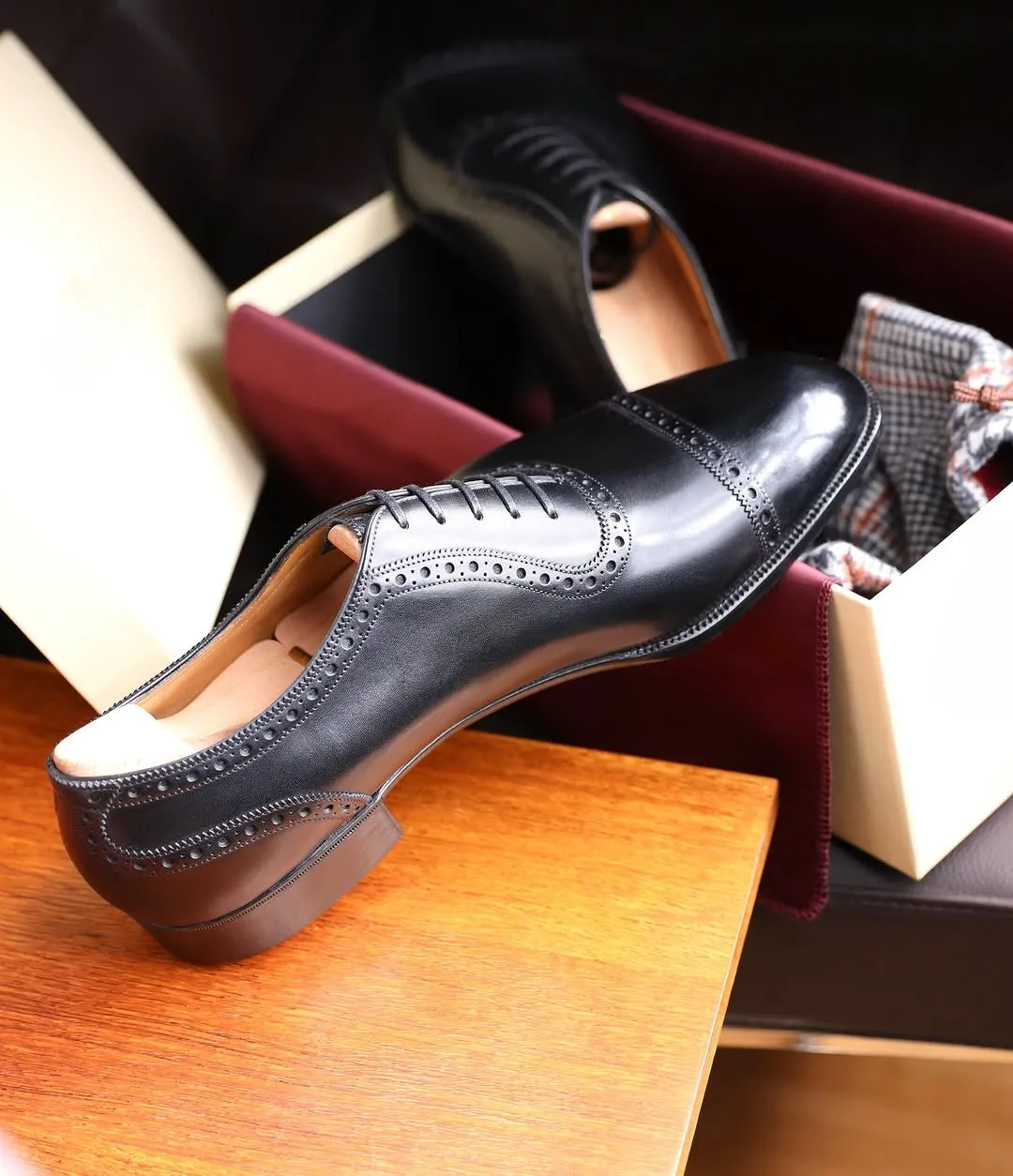Black Leather Brogue With Round Toe Cap Oxfords - Formal Shoes