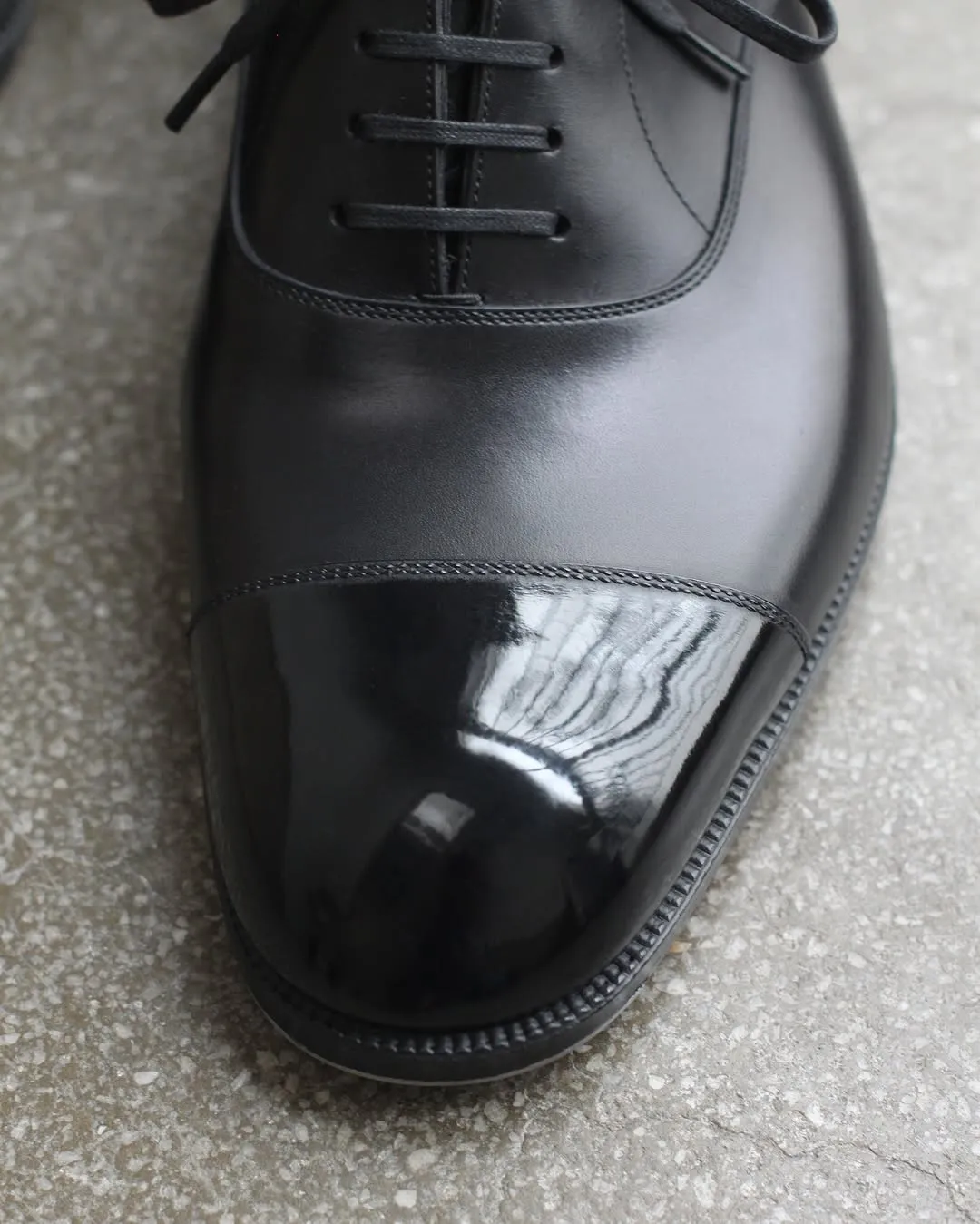 Black Leather Isolde Brogue Round Toe Cap Oxford - Formal Shoes