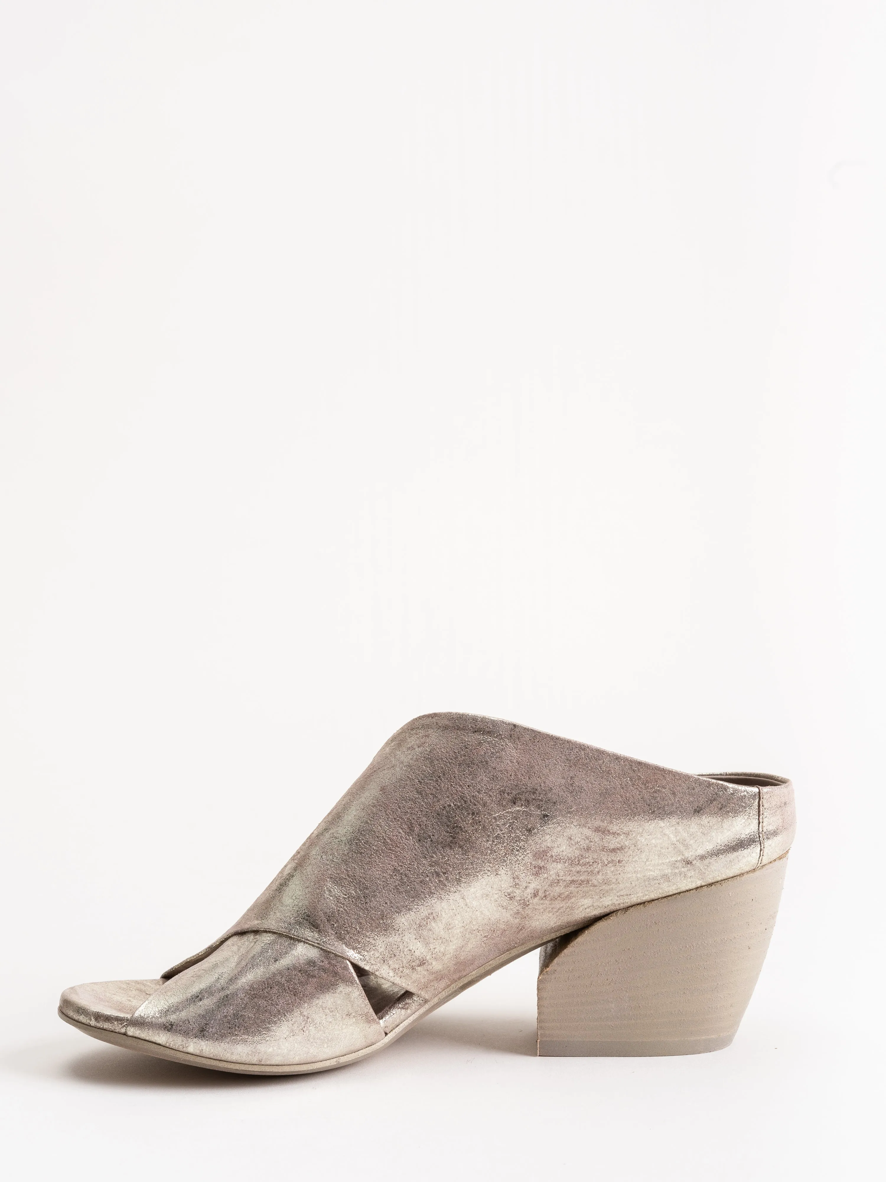 blanc heel