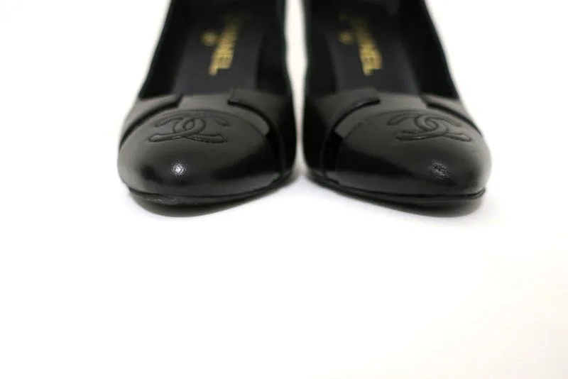 Chanel 13B CC Cap Toe Pumps Black Leather with Gold Heel Size 38