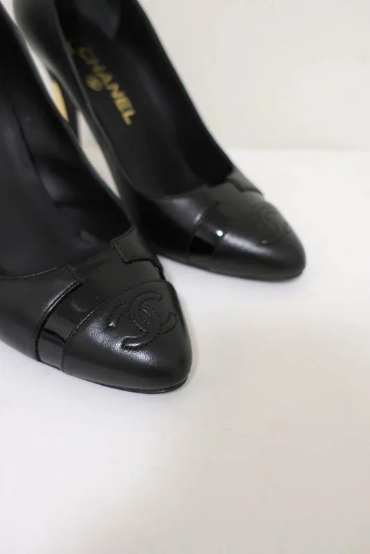 Chanel 13B CC Cap Toe Pumps Black Leather with Gold Heel Size 38