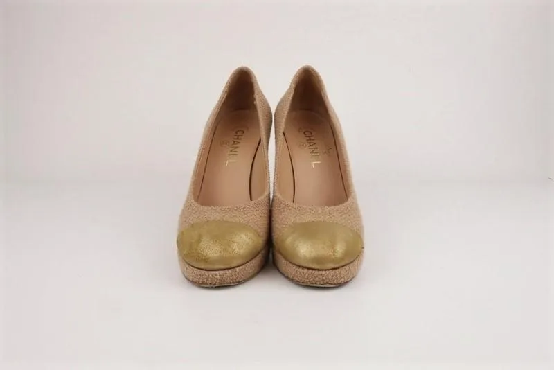 Chanel 15C Loop Tweed Platform Pumps Light Brown Size 38.5 Gold Leather Cap Toe