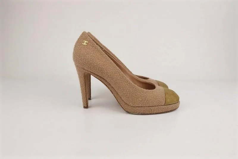 Chanel 15C Loop Tweed Platform Pumps Light Brown Size 38.5 Gold Leather Cap Toe