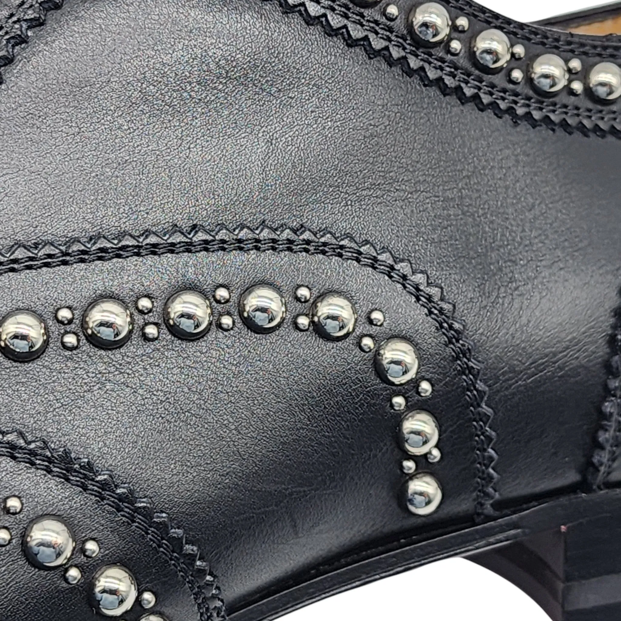 Christian Louboutin Charlie Clou Studded Oxford Shoes - Leather - Black - 42
