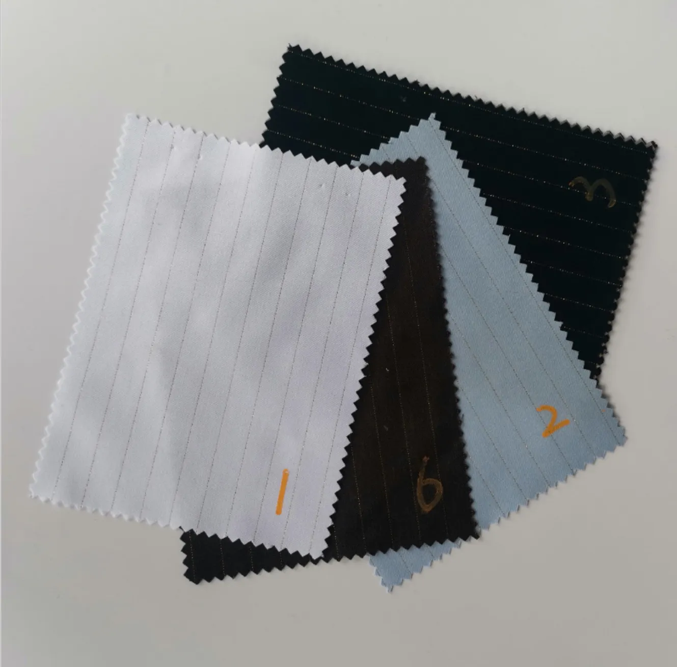 Classy Striped Peaked Lapel Classic Men Suits Online