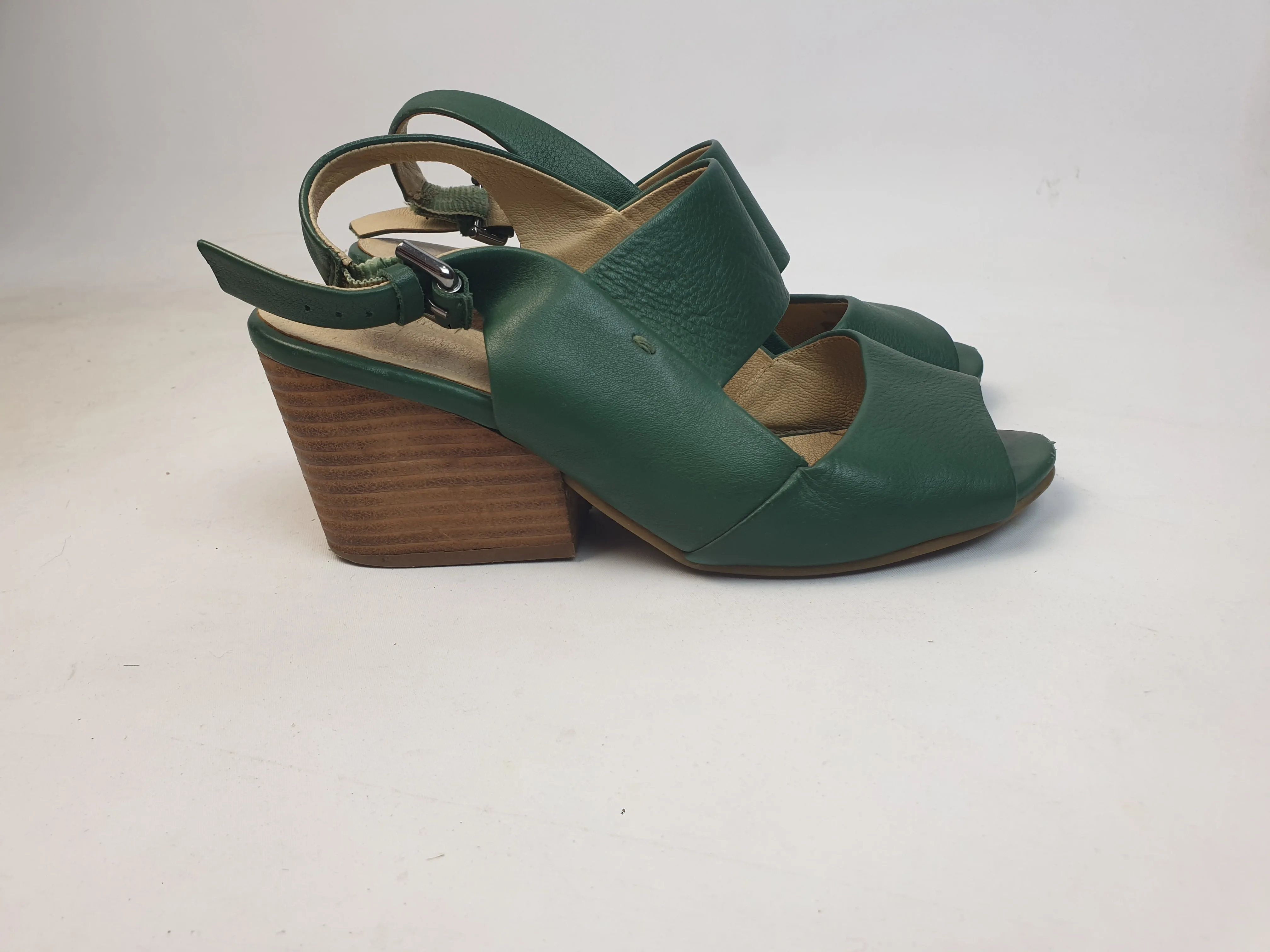 Elk green leather wedges size 39