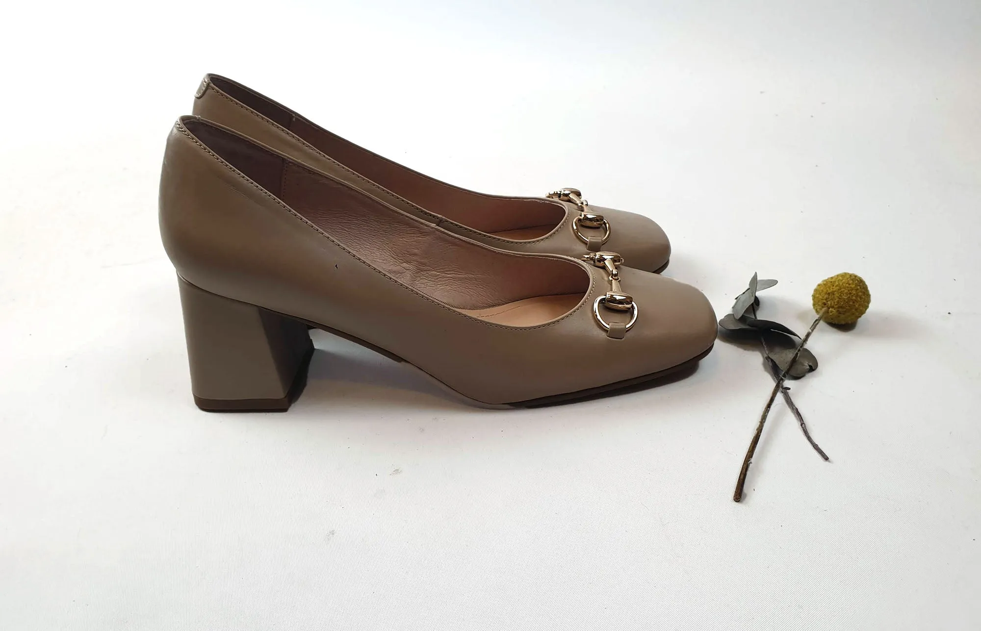 Filippo Raphael beige court style shoe with front detail size 38.5 (as new, RRP 249)