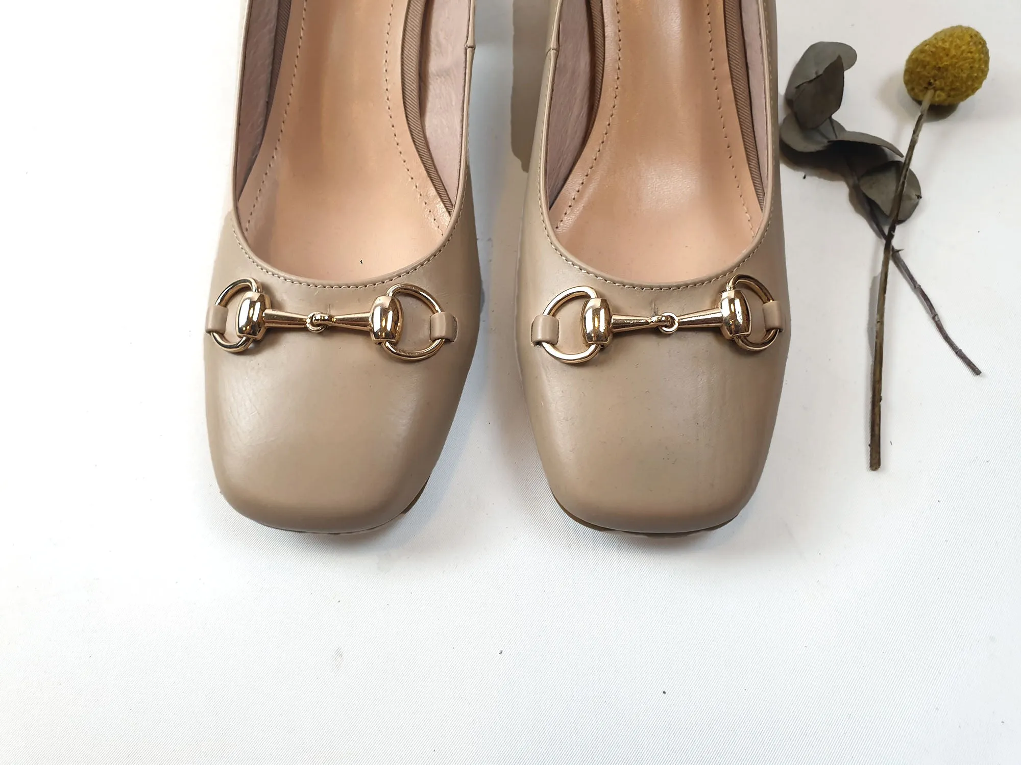 Filippo Raphael beige court style shoe with front detail size 38.5 (as new, RRP 249)