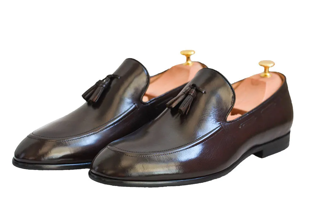Gentleman in Mirk Black