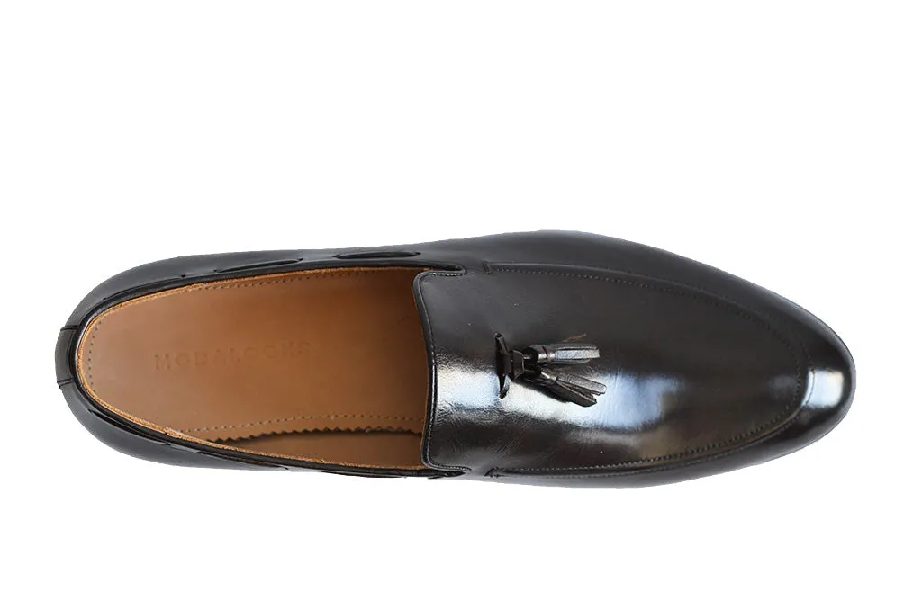 Gentleman in Mirk Black