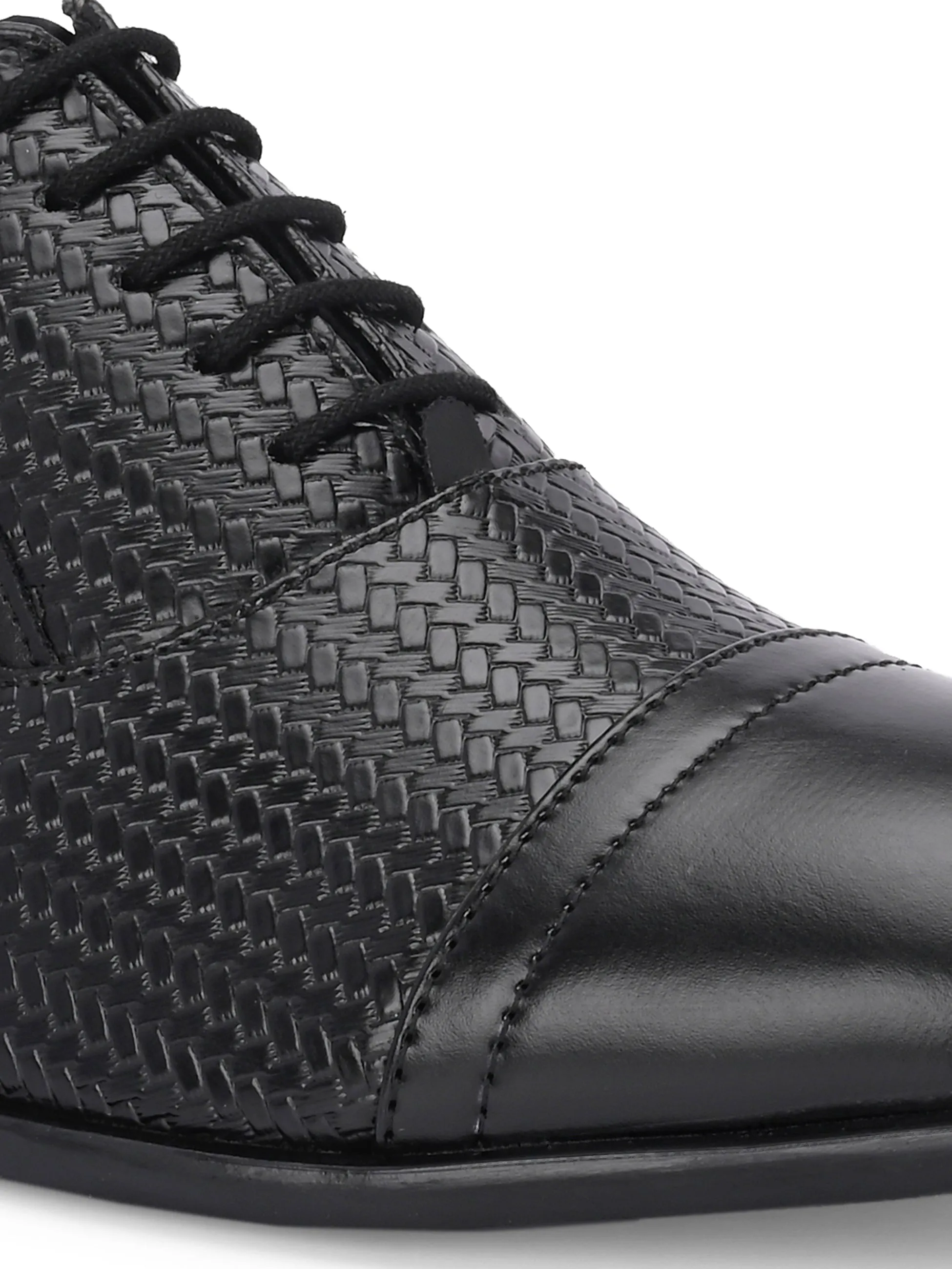 Men Textured Formal Oxfords