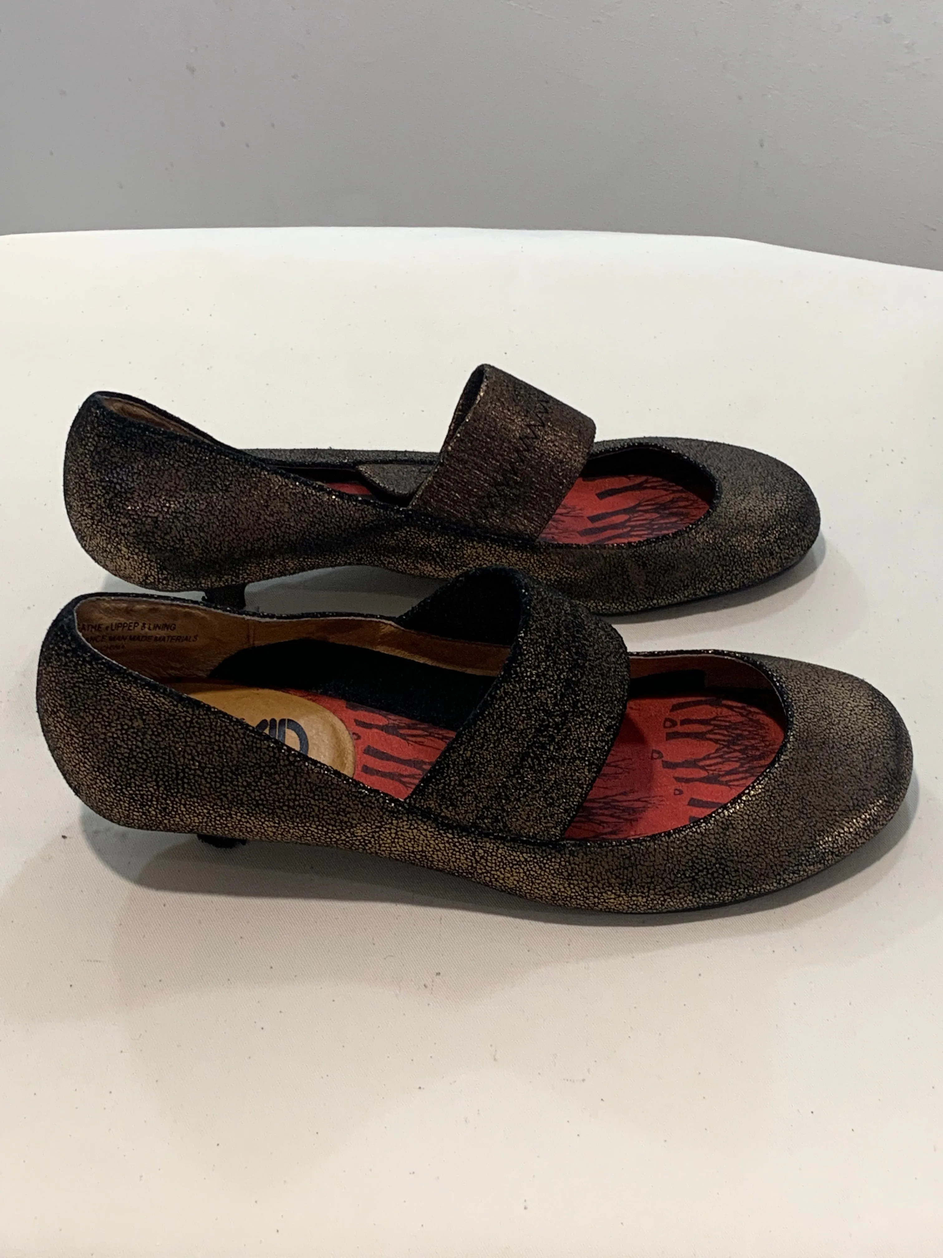 Metallic leather flats, 38