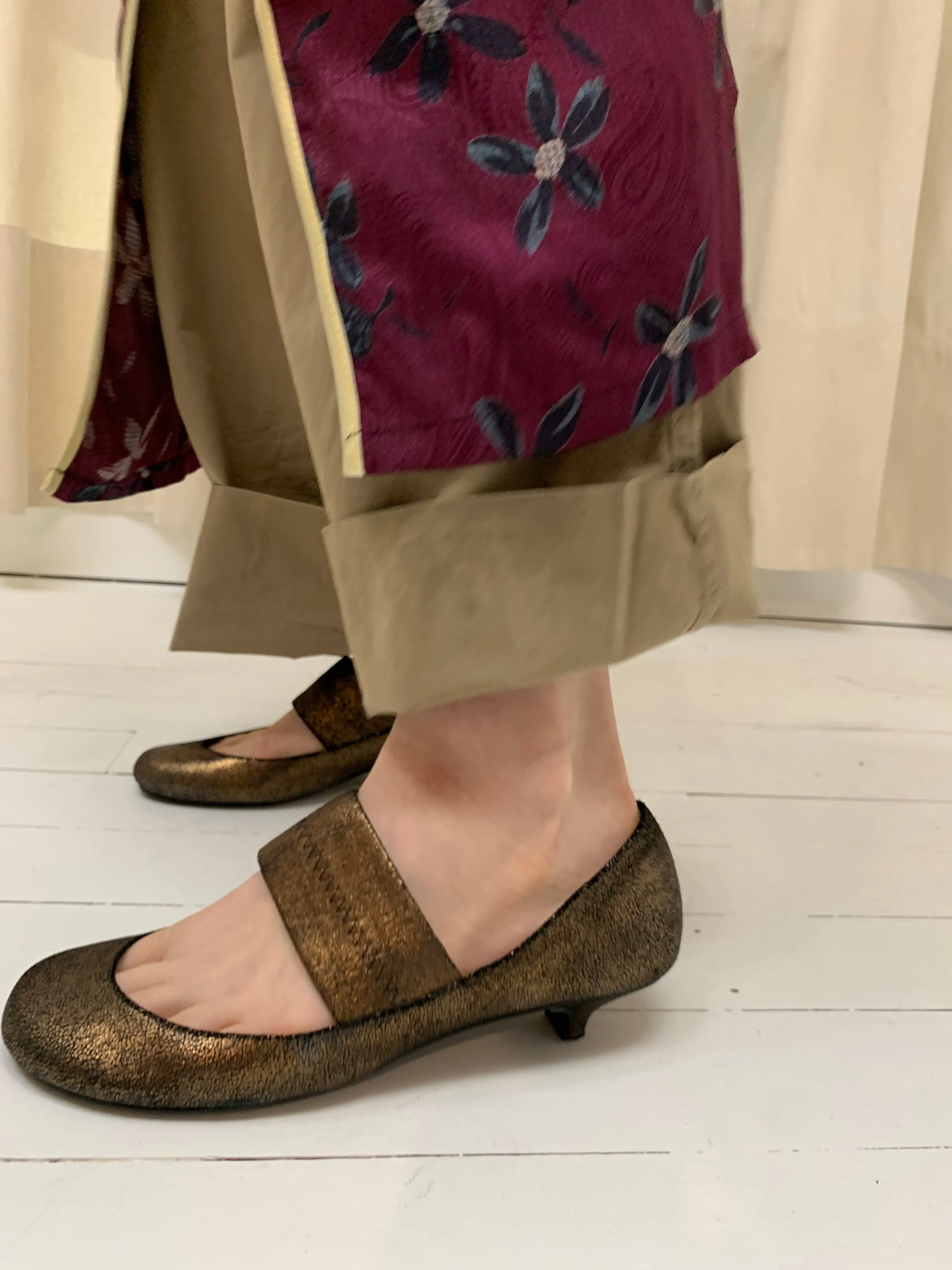 Metallic leather flats, 38