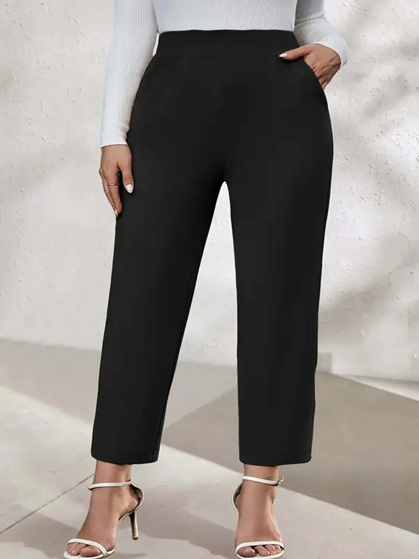 Plus size daily commuting knitted commuter leggings.