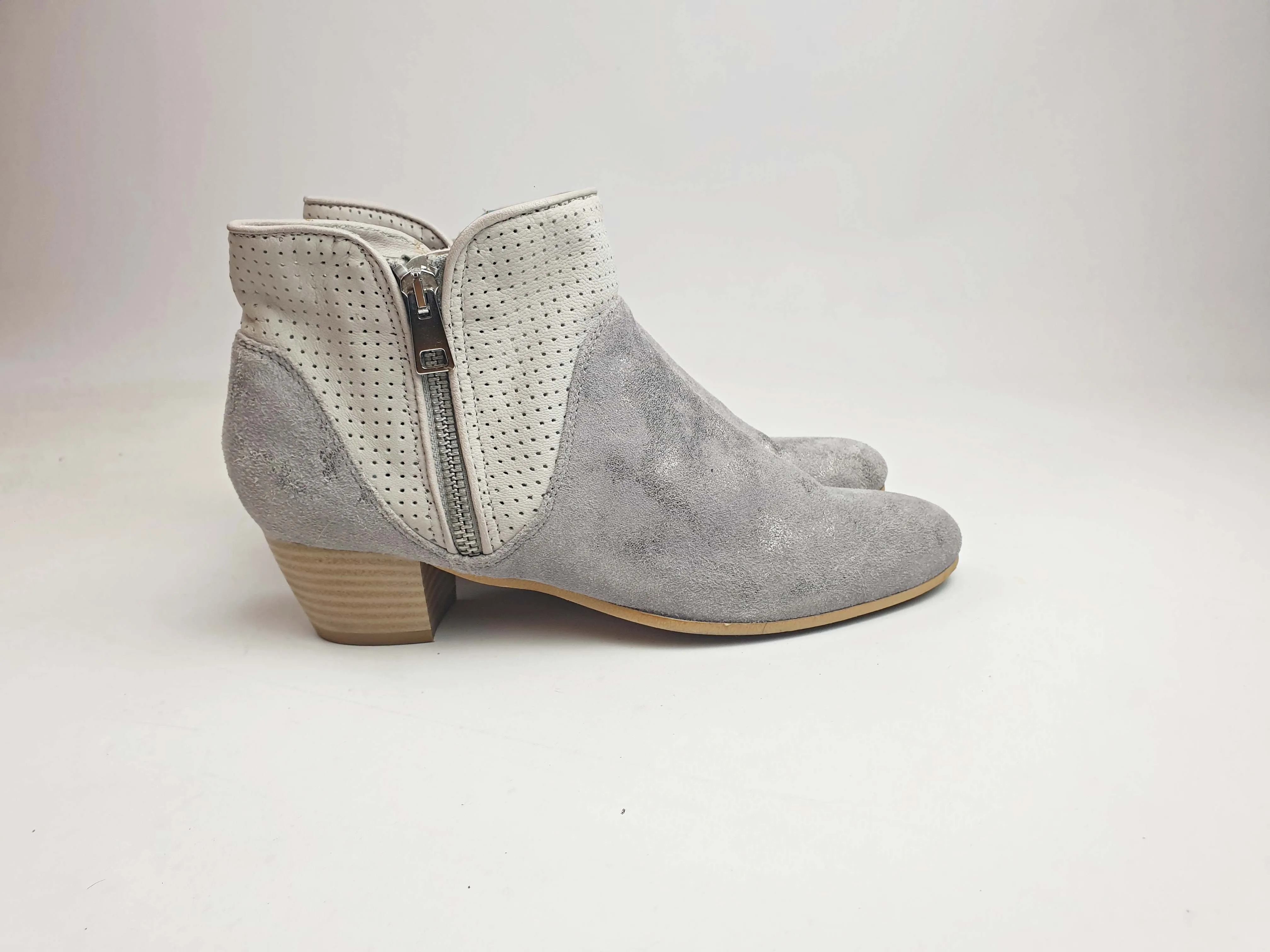 Roby & Pier grey sparkly leather low heel boots size 37