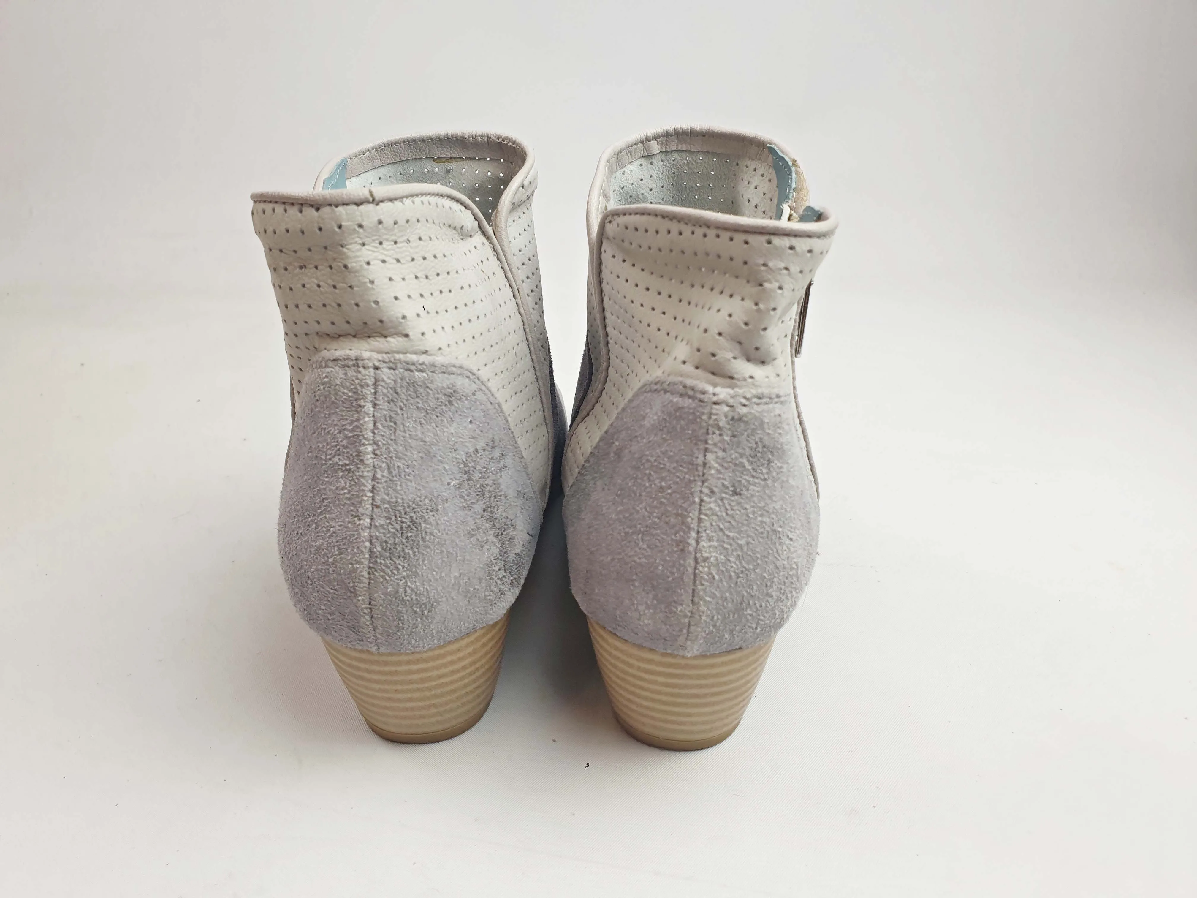 Roby & Pier grey sparkly leather low heel boots size 37