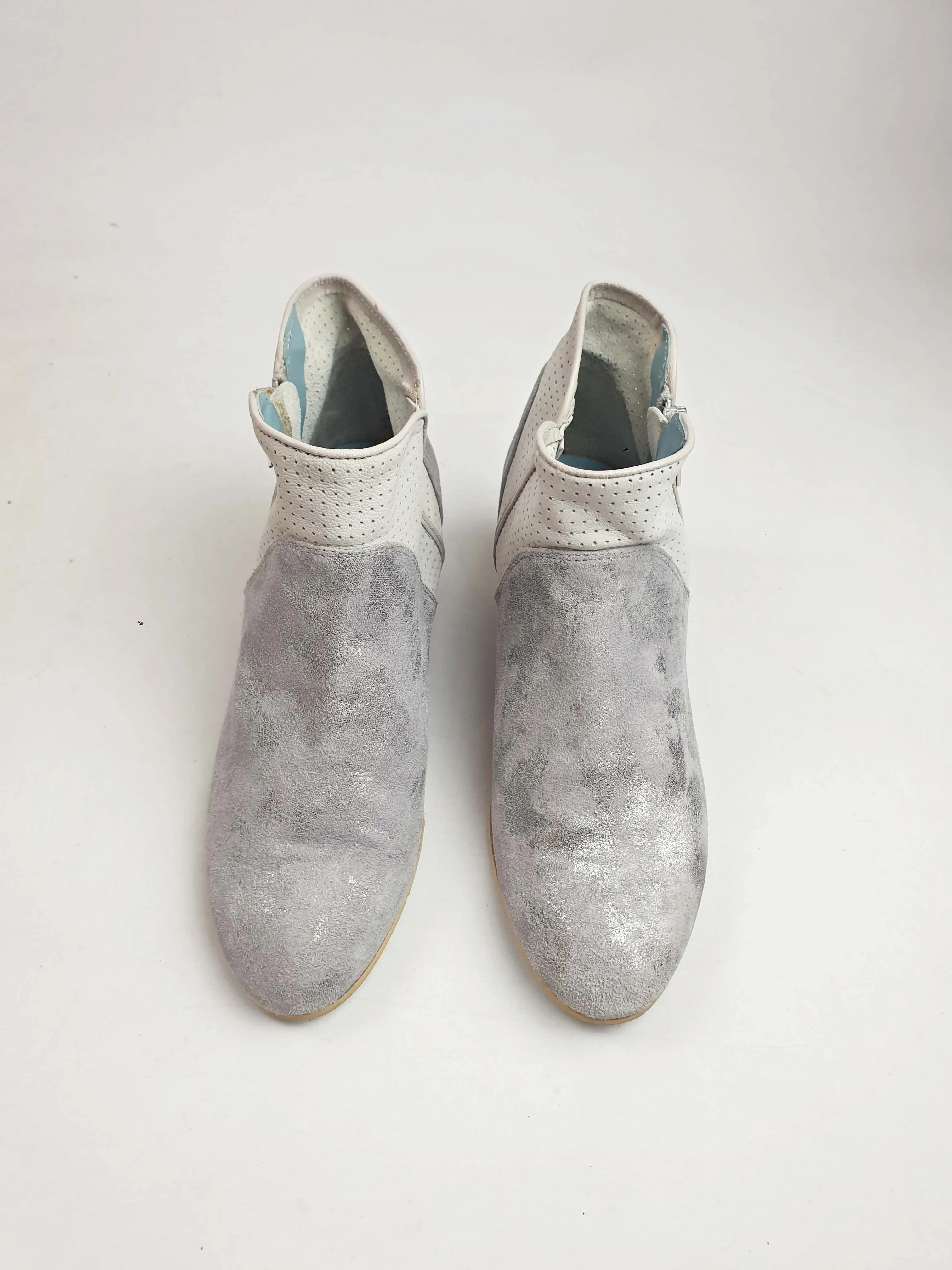 Roby & Pier grey sparkly leather low heel boots size 37