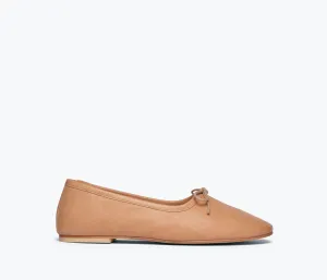 Roma Flat in Camel