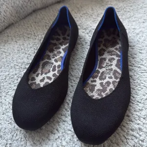 Rothy’s Round Toe Ballet Flat Shoes Women’s Black‎ Size 8