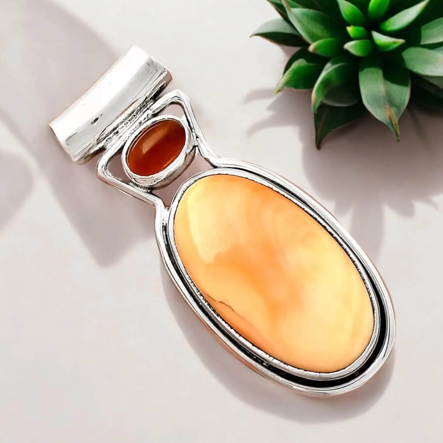 Spiny Oyster & Carnelian Solid 925 Sterling Silver Pendant