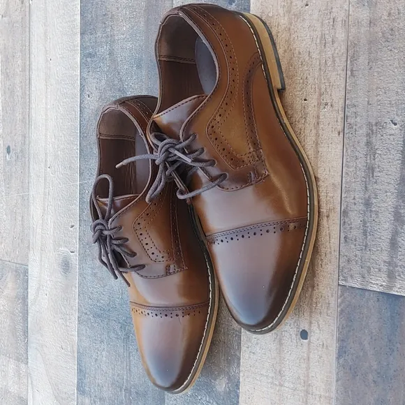 Stacy Adams  Cognac Dickson Oxford sz 4 Boys