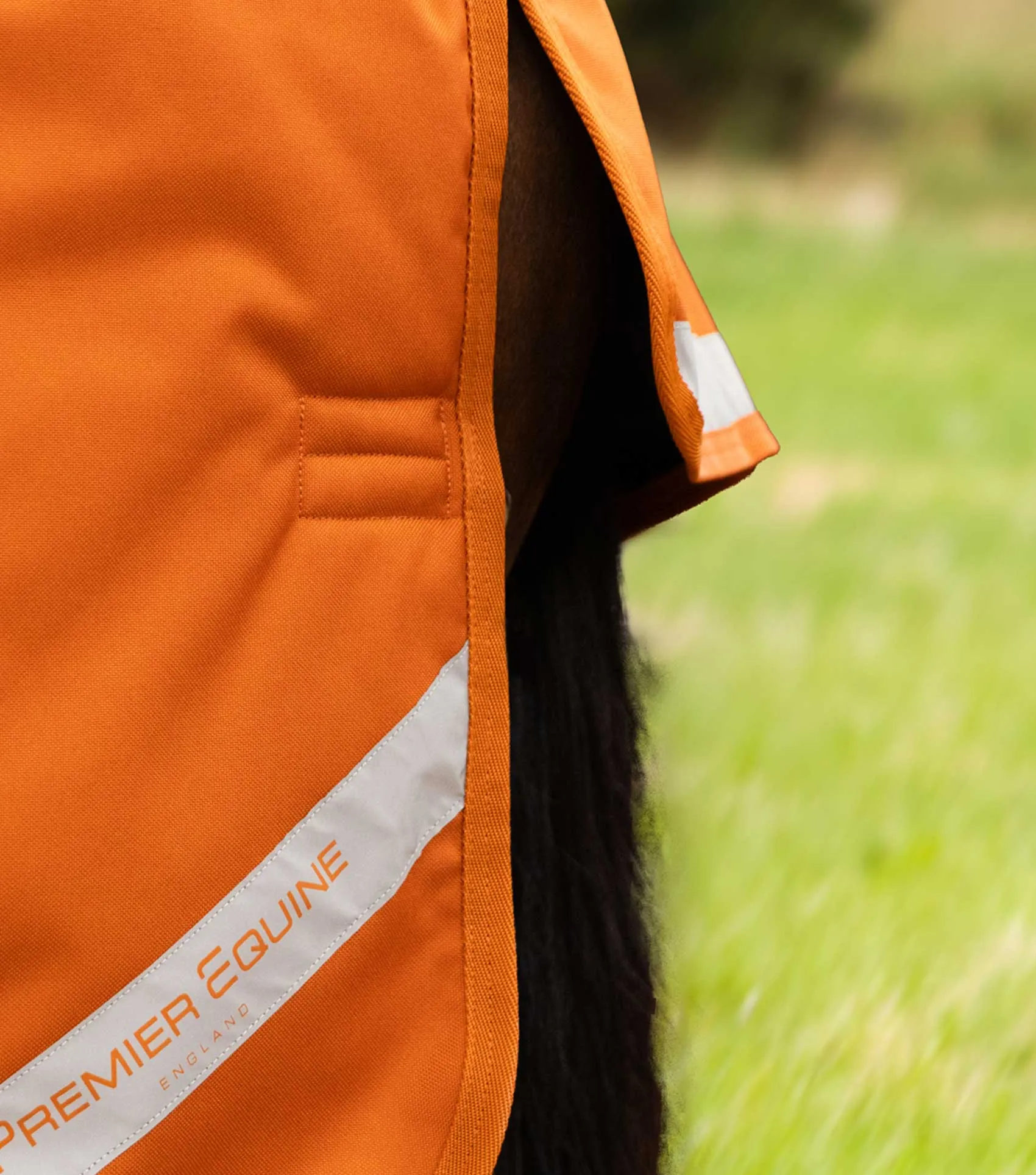 Stratus 1200 Series 200g Turnout Rug with Classic Neck Cover Burnt Orange