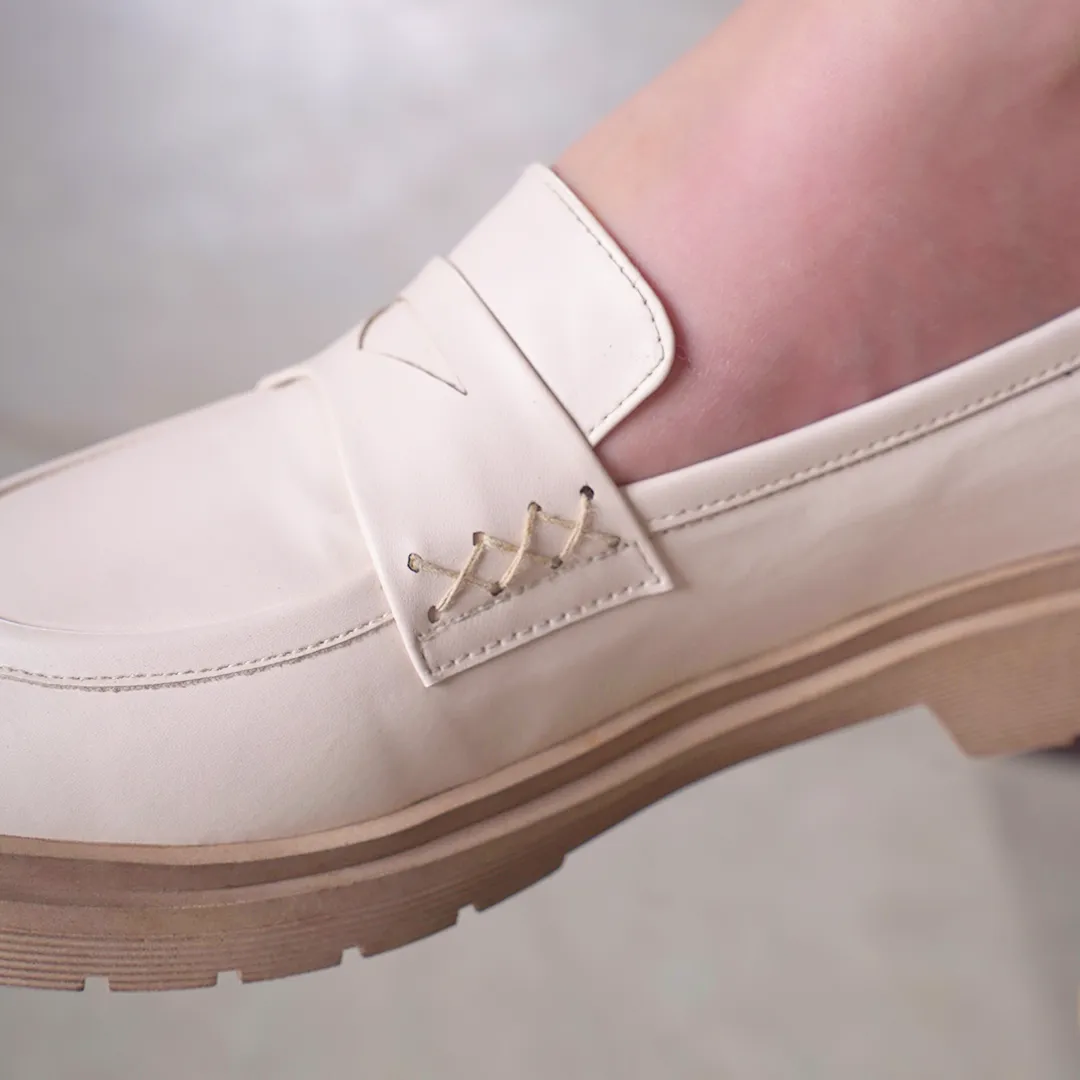 Sunshine Stroll Loafers -beige