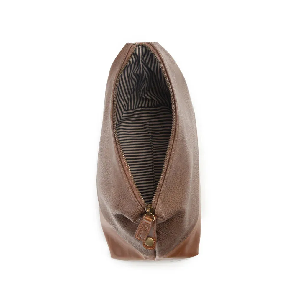 The Oxford Toiletry Bag (Chocolate Brown)