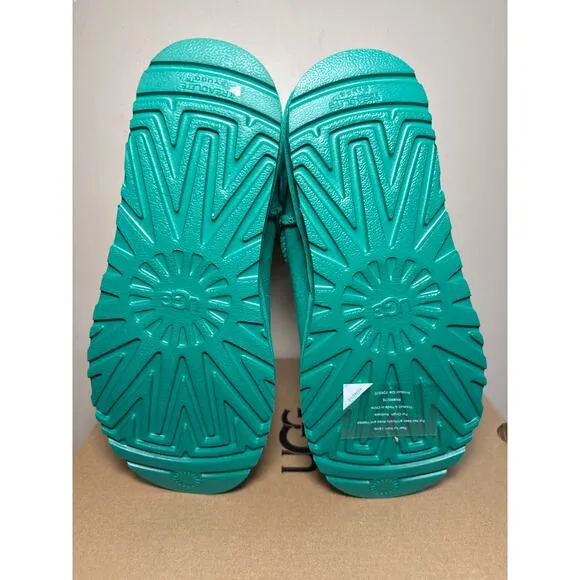 UGG CLASSIC SHORT II-WOMENS 6