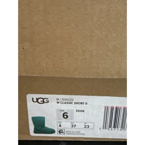 UGG CLASSIC SHORT II-WOMENS 6