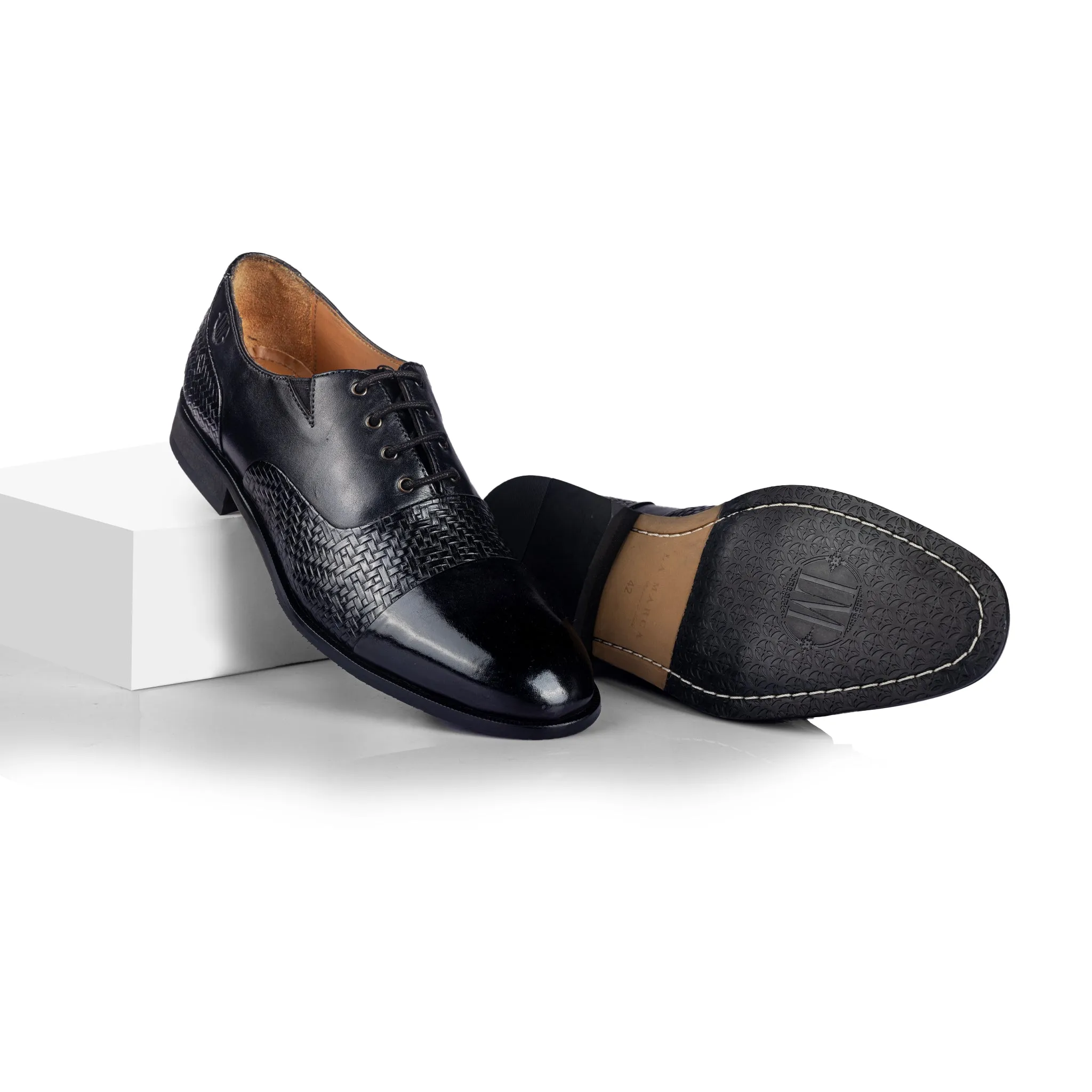 William Int Woven (Piano Black)